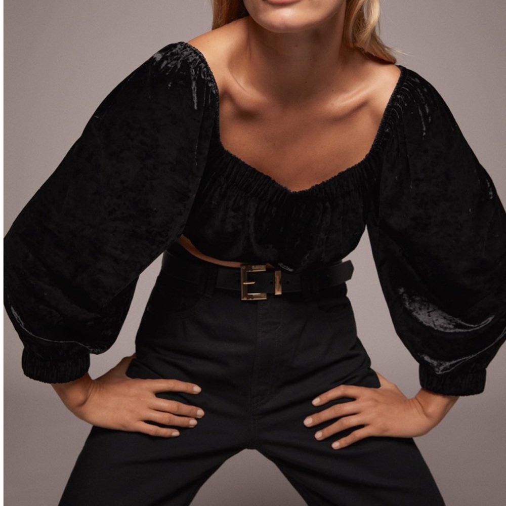 M 🔖 ZARA Velvet Cropped Long Sleeve Top Black Empire Crop
